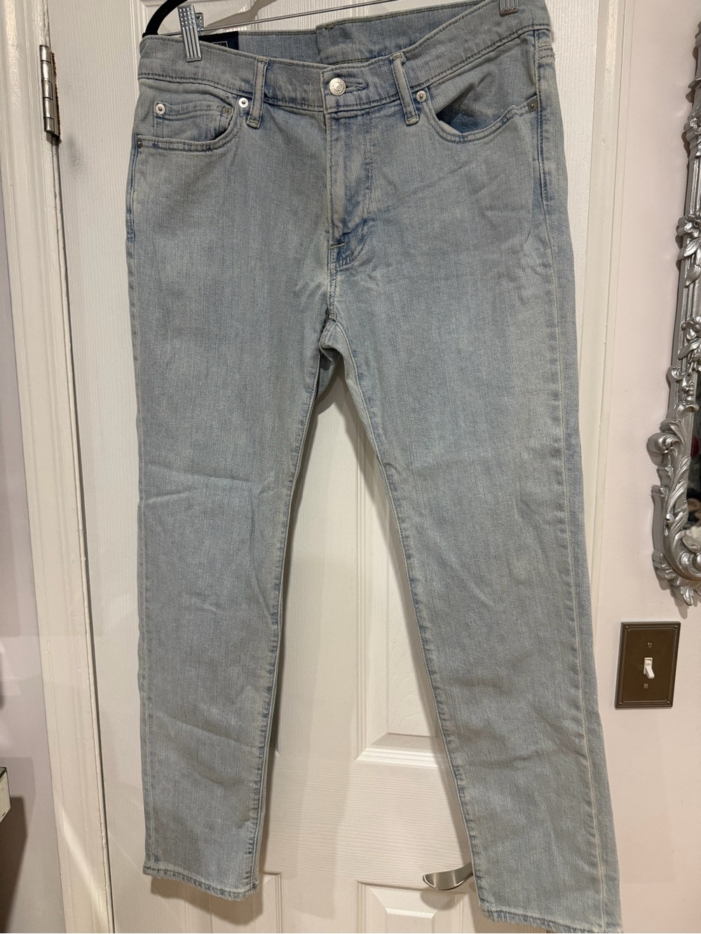 Abercrombie & Fitch Light Wash Slim Straight Men’s Jeans